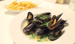 eating this: mussels à la marinière