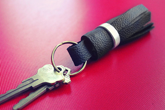 making this: leather tassel keychain – almost makes perfect