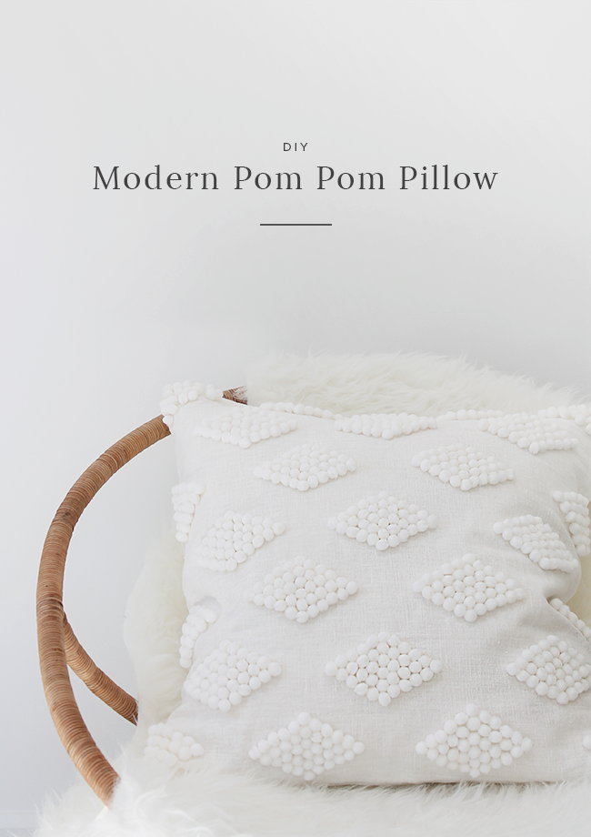 DIY modern pom pom pillow @mollymadfis