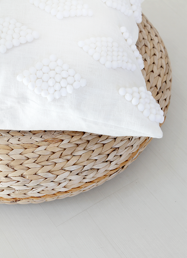 DIY modern pom pom pillow | almost makes perfect