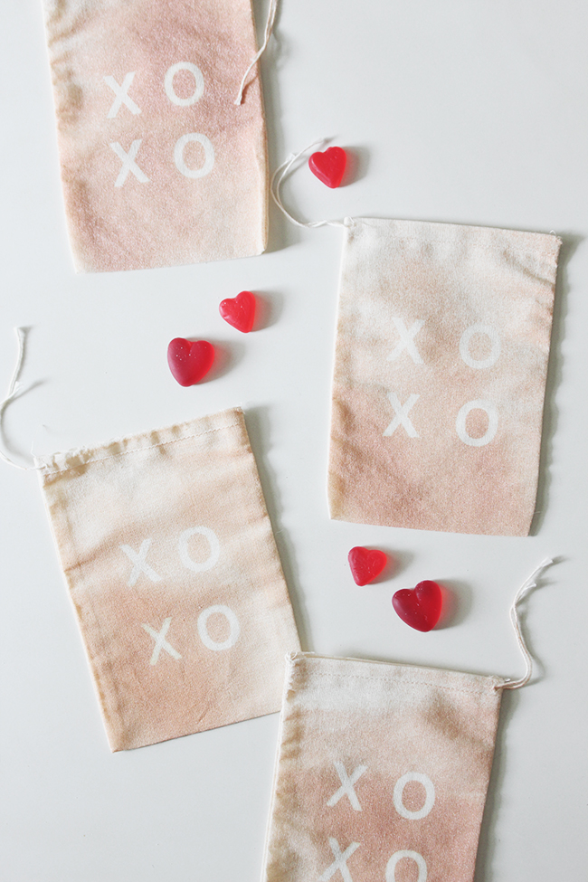 DIY XO treat bags | almost makes perfect