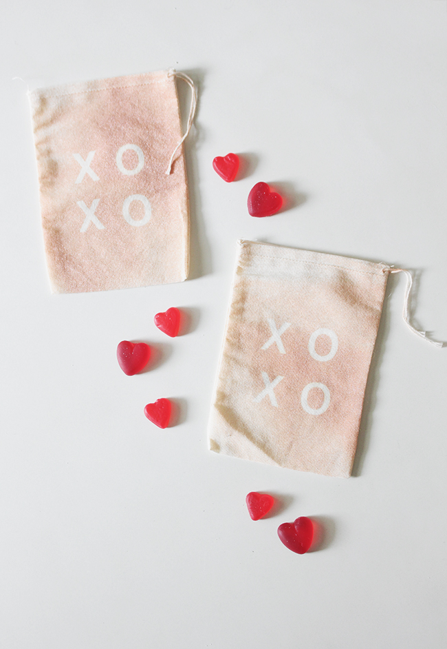 DIY XO treat bags | almost makes perfect