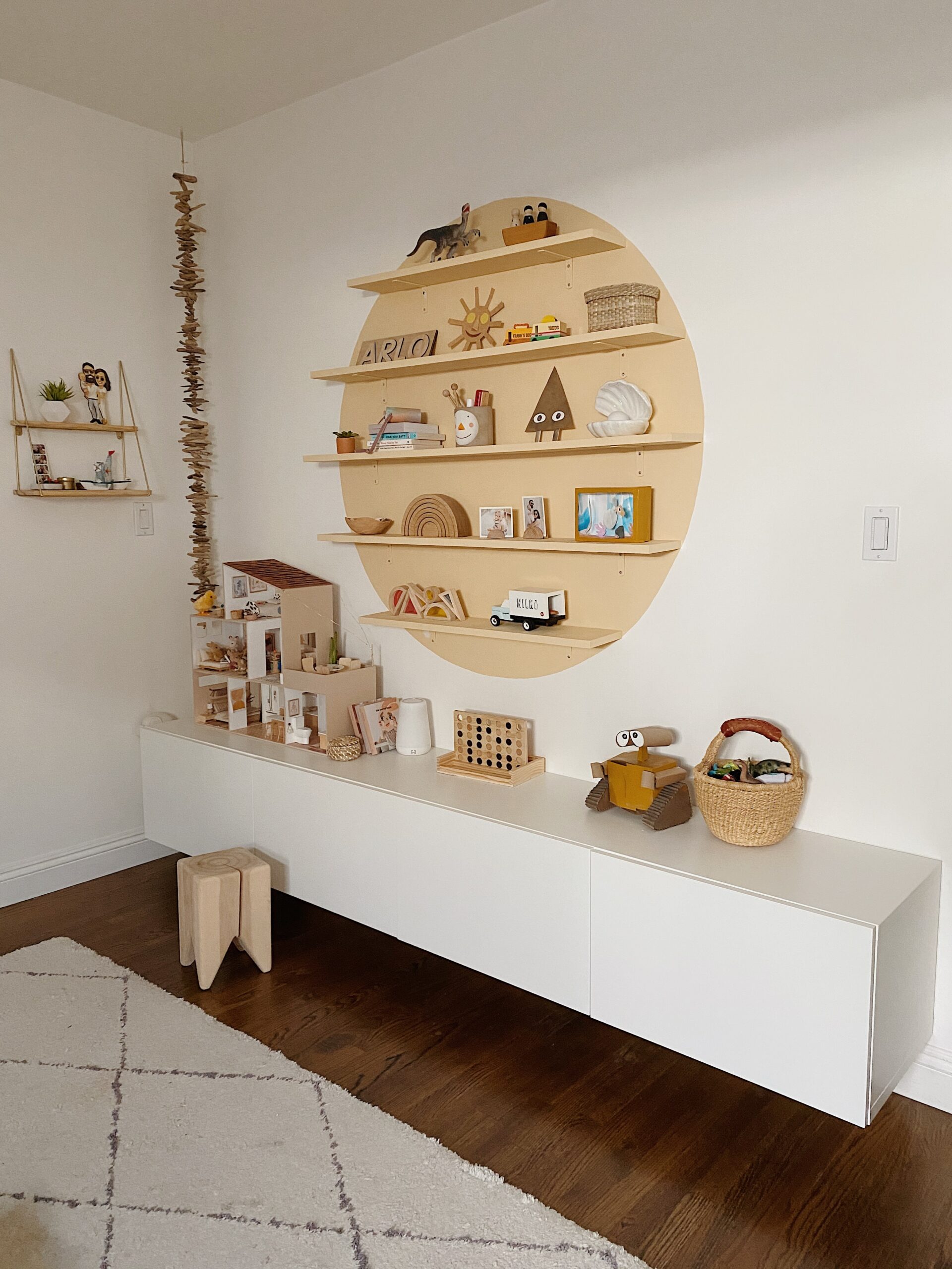 DIY painted circle shelf – almost makes perfect