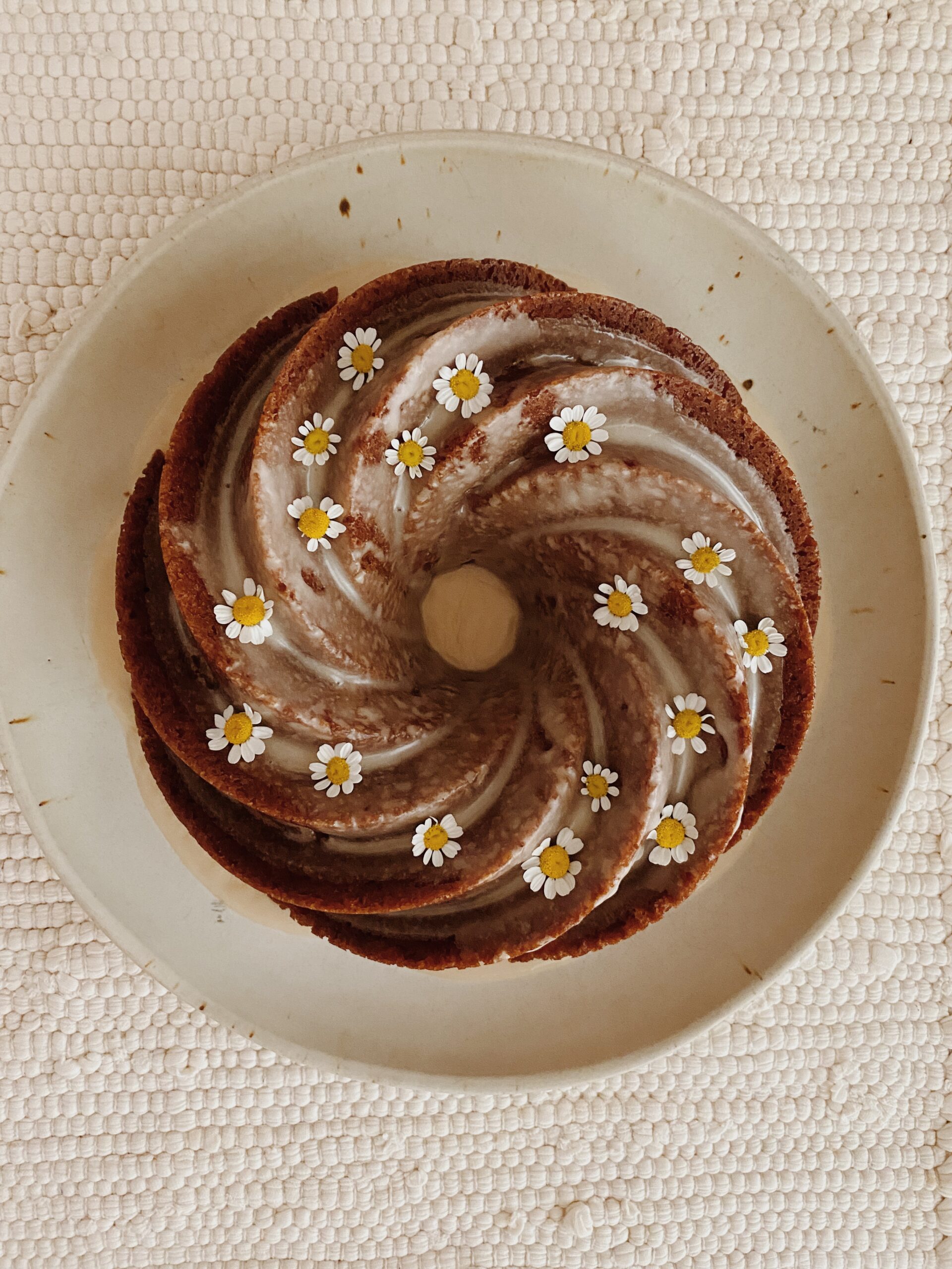 Recipe: Honey Apple Mini Bundt Cakelets