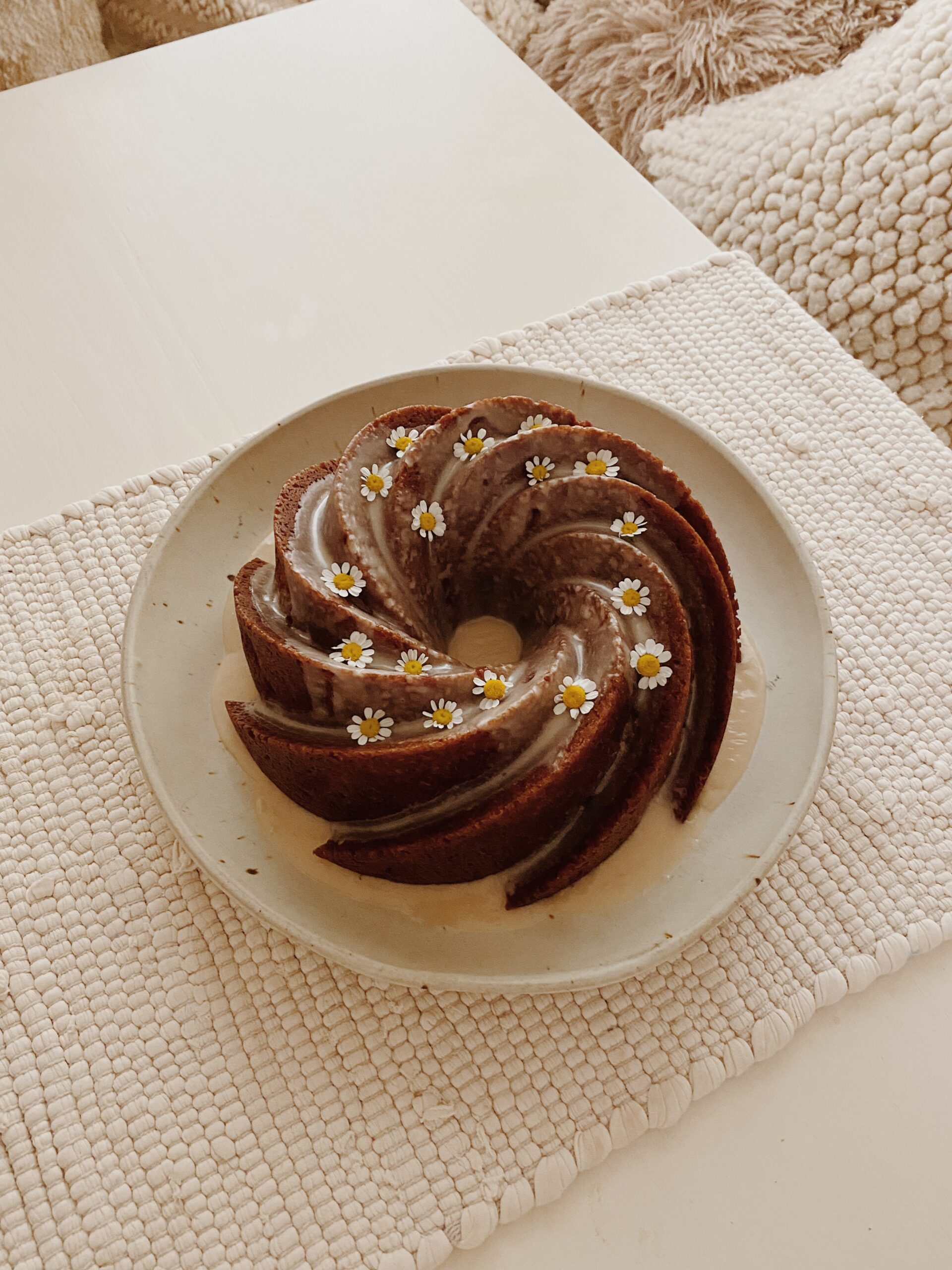 Recipe: Honey Apple Mini Bundt Cakelets