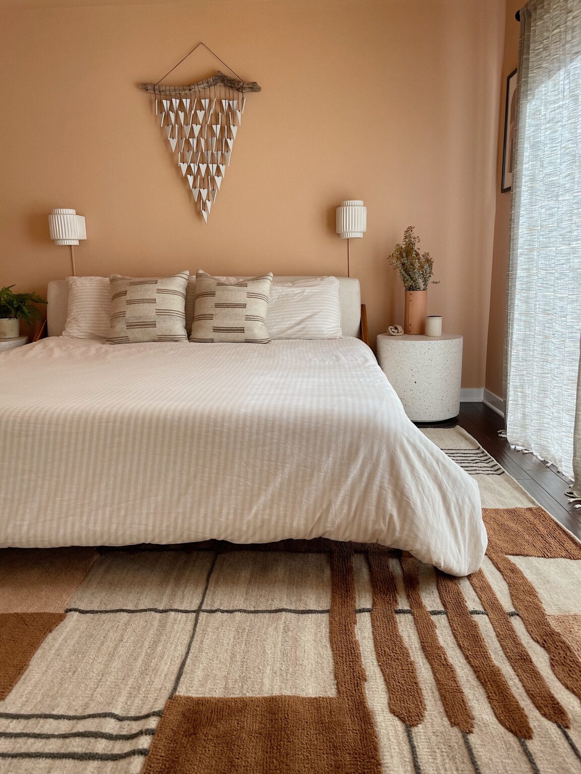 home tour : sophie carpenters insta-famous spanish bungalow – almost ...