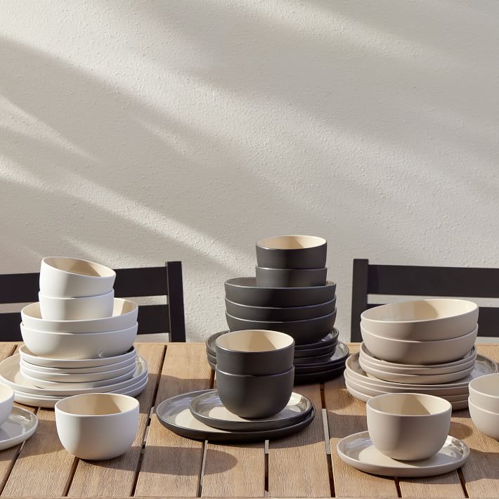 Why Melamine Plates and Bowls Are The Perfect Party Plate —